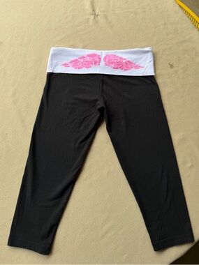 Y2K Victoria’s Secret PINK Angel Wing Sequin Foldover Capri Leggings